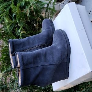 Dark grey suede heeled boots, nine west 'pinktop', size 8.